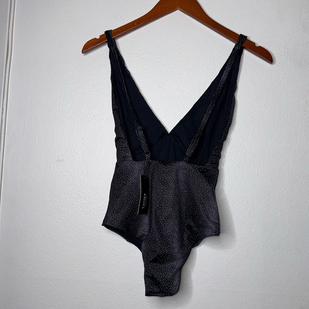 Tavik DREW Womens Size XS One Piece Swimsuit in Black Percy Dot - Picture 3 of 7